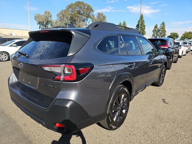 Used 2025 Subaru Outback Onyx Edition AWD/4WD image 4