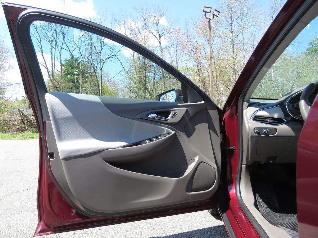 Used 2016 Chevrolet Malibu LT FWD image 9