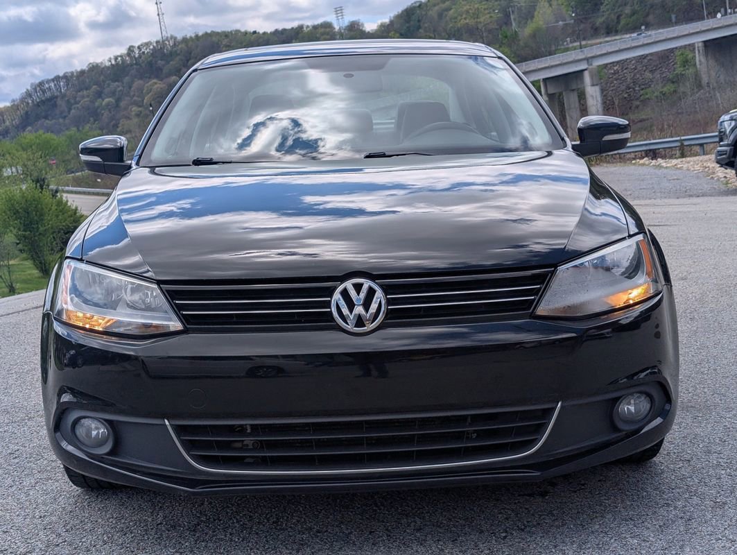 Used 2013 Volkswagen Jetta SEL FWD image 3
