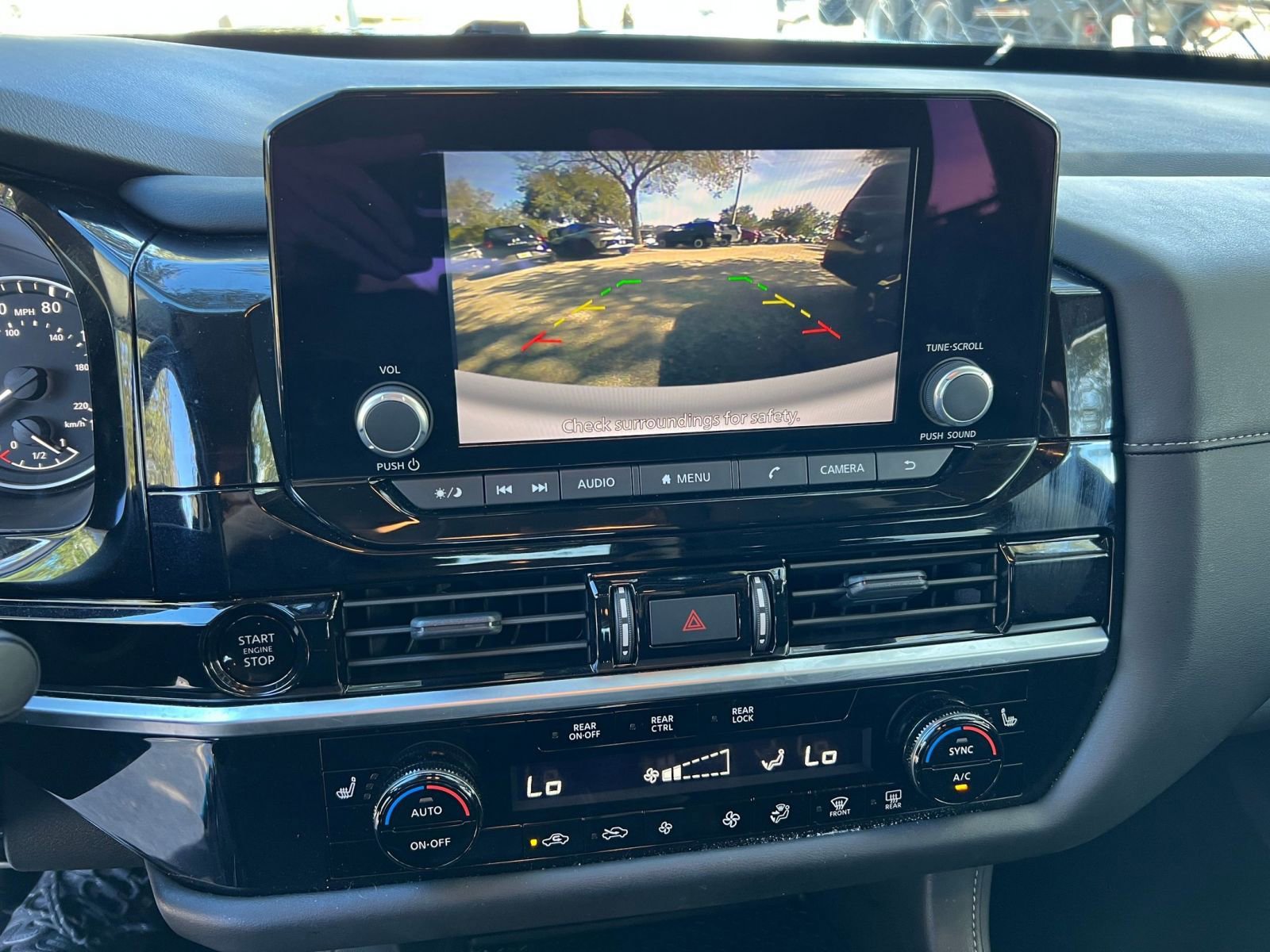 Used 2025 Nissan Pathfinder SV image 17