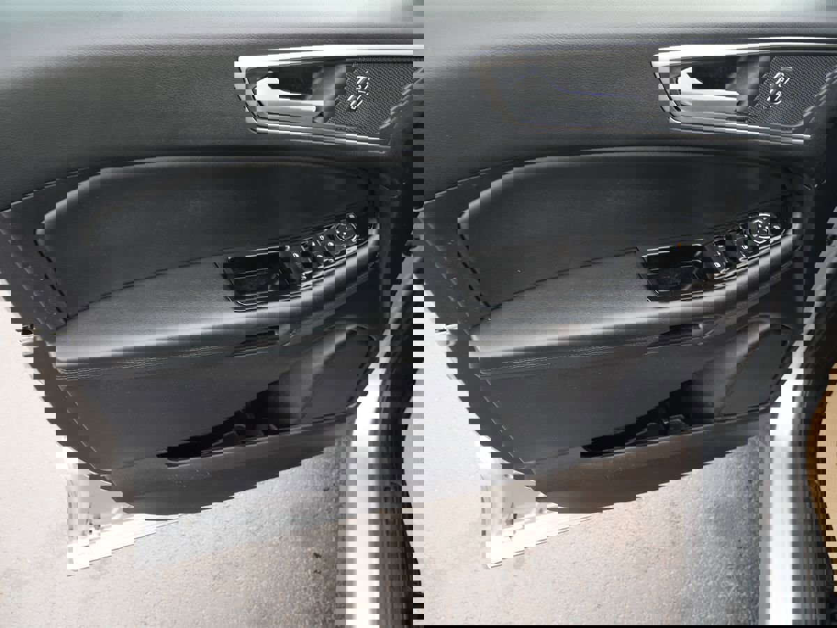 Used 2020 Ford Edge SEL w/ Convenience Package image 16