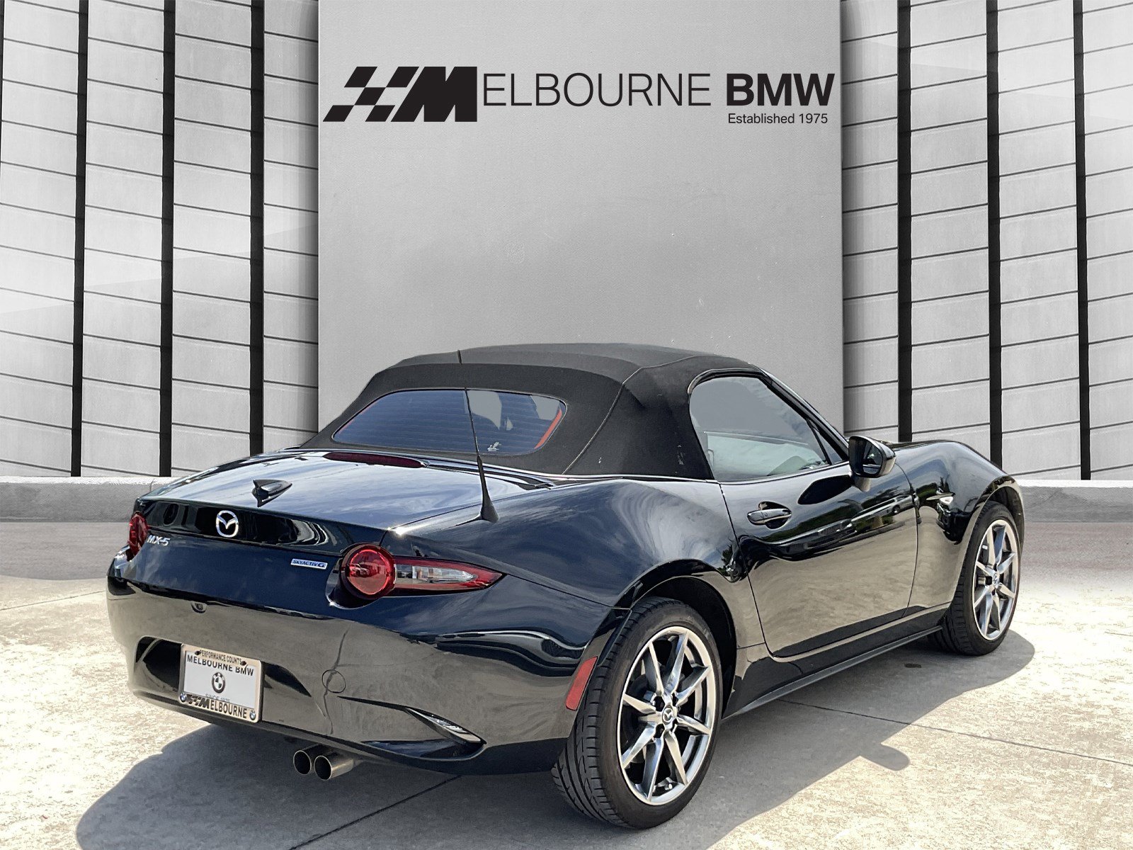 Used 2022 MAZDA MX-5 Miata Grand Touring RWD image 4