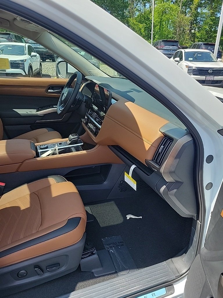 Certified 2025 Nissan Pathfinder Platinum w/ Cargo Package image 26