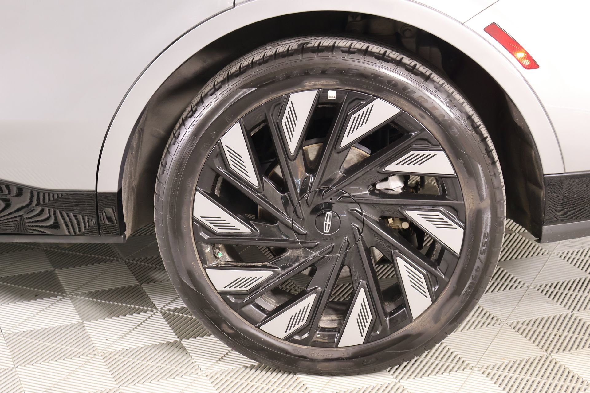 Used 2024 Lincoln Nautilus Reserve w/ Equipment Group 203A image 21