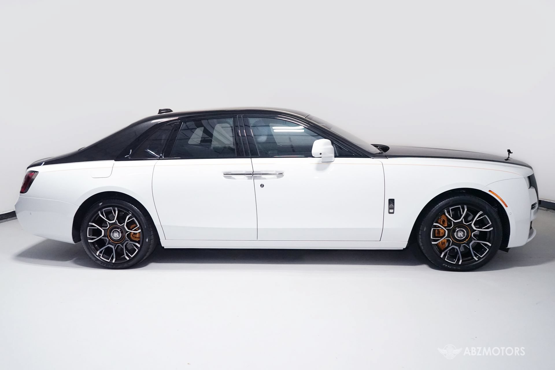 Used 2023 Rolls-Royce Ghost Black Badge w/ Black Badge Ghost Package AWD/4WD image 4