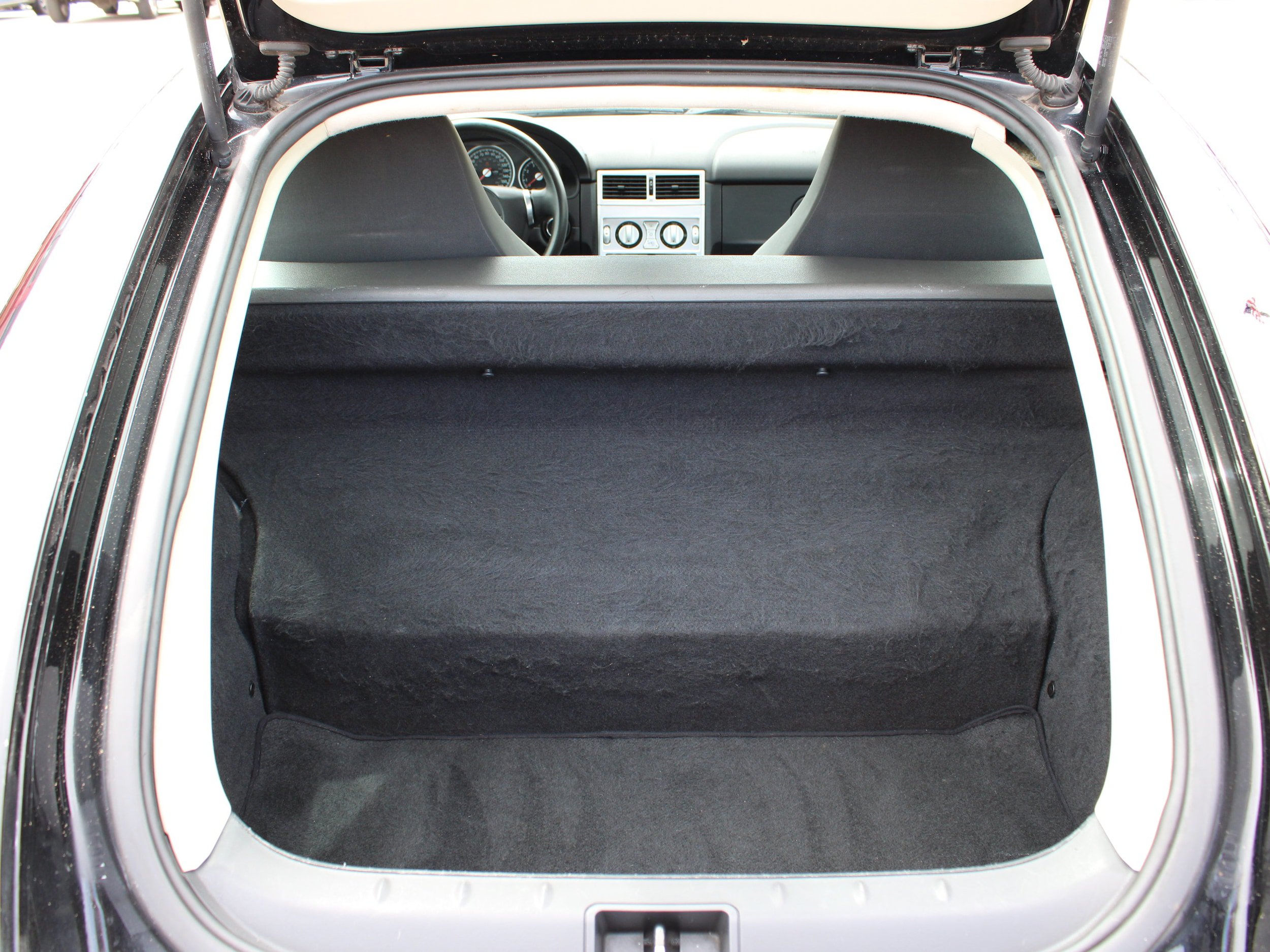 Used 2005 Chrysler Crossfire Limited RWD image 22
