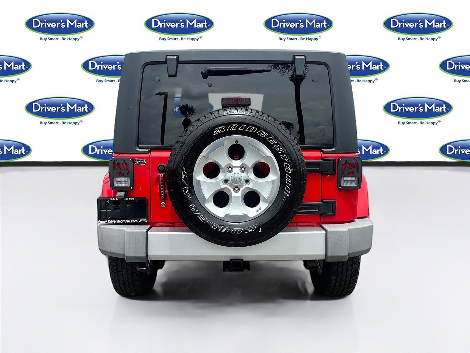 Used 2015 Jeep Wrangler Sahara w/ Connectivity Group AWD/4WD image 6