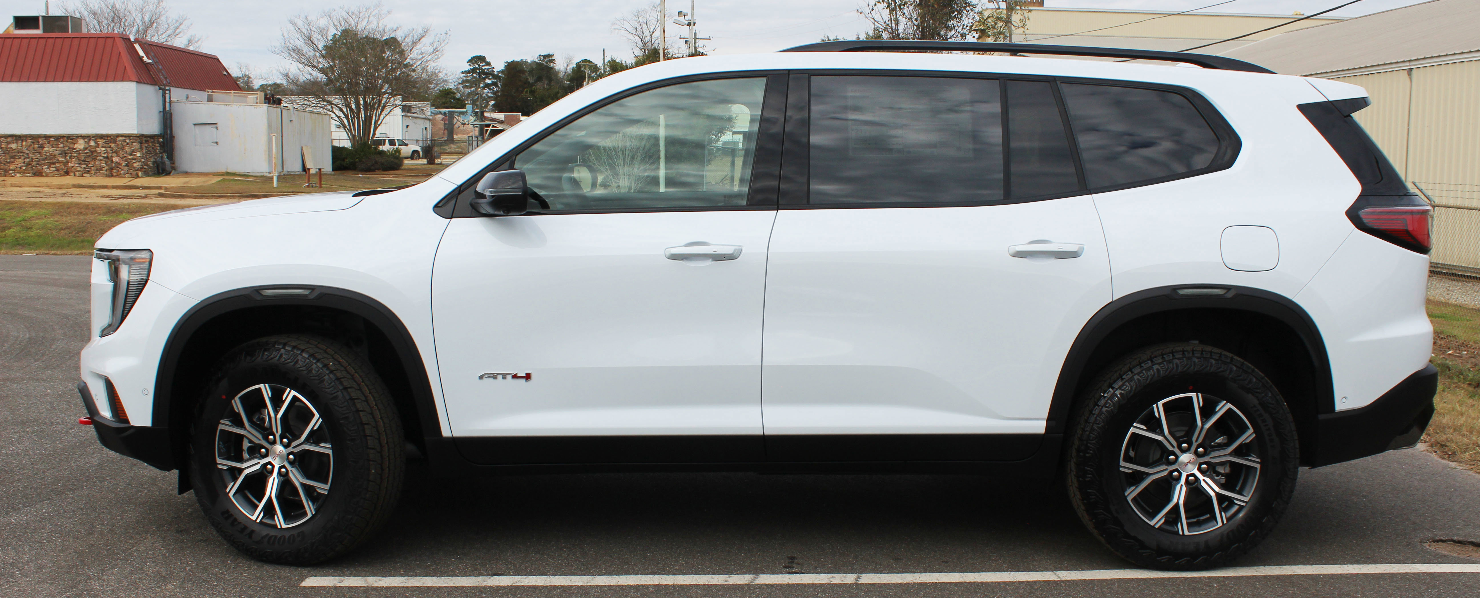 New 2026 GMC Acadia AT4 image 2