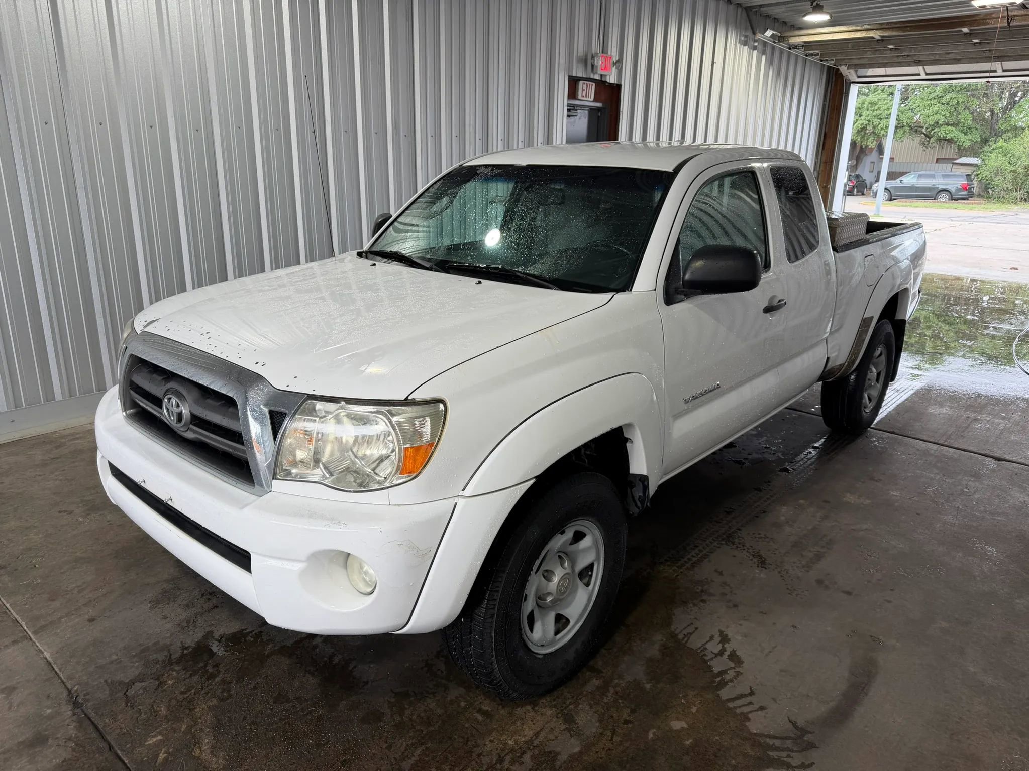 Used 2010 Toyota Tacoma PreRunner RWD image 1