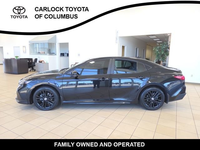 Used 2025 Toyota Camry SE w/ Convenience Package image 2