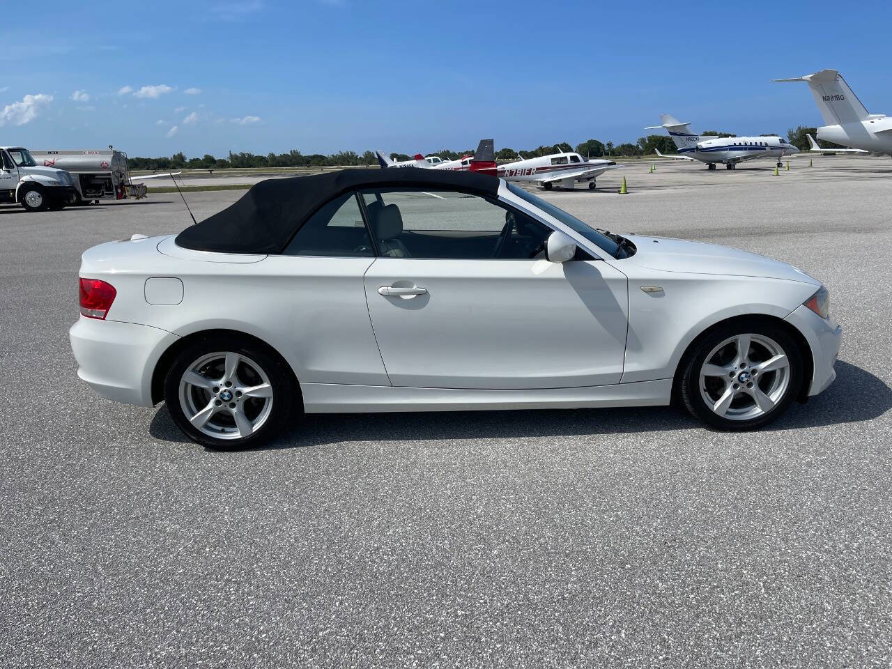 Used 2013 BMW 128i Convertible image 22