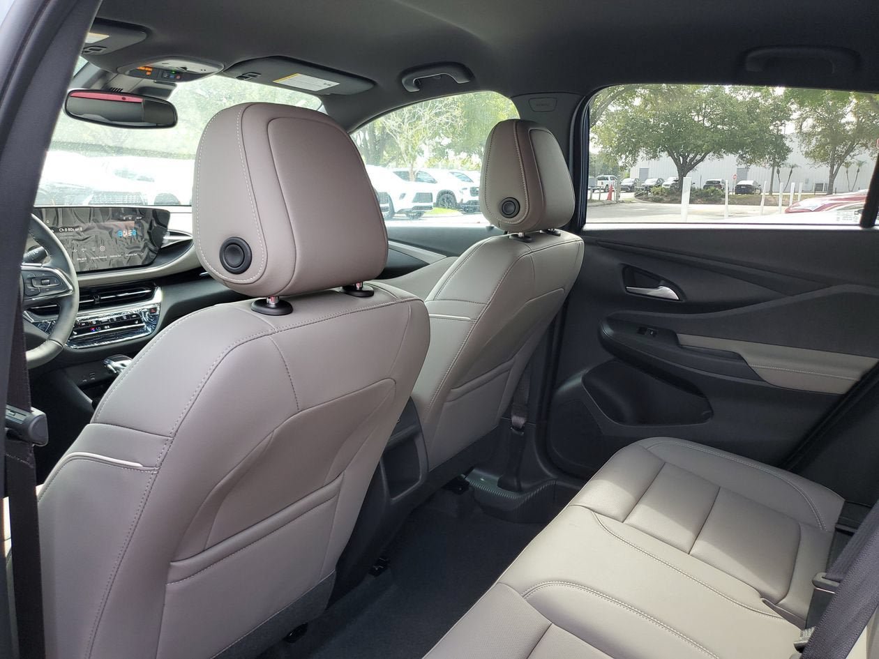 New 2026 Buick Envista Avenir FWD image 9