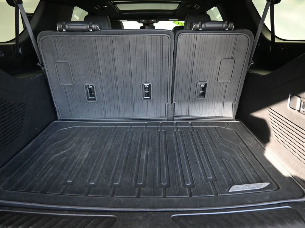 Used 2023 GMC Yukon XL SLT image 21