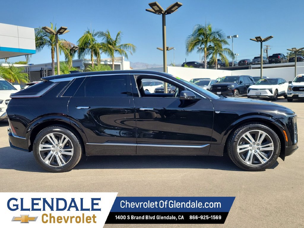 Used 2024 Cadillac Lyriq Tech AWD/4WD image 2