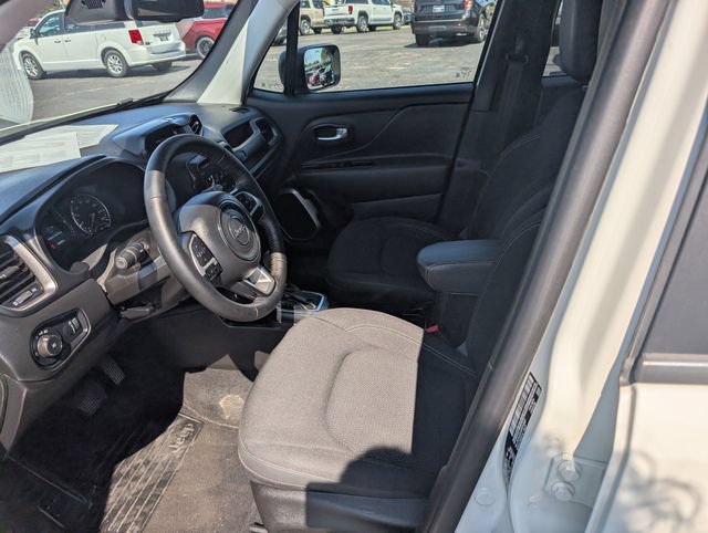 Used 2023 Jeep Renegade Latitude w/ Premium Group AWD/4WD image 13