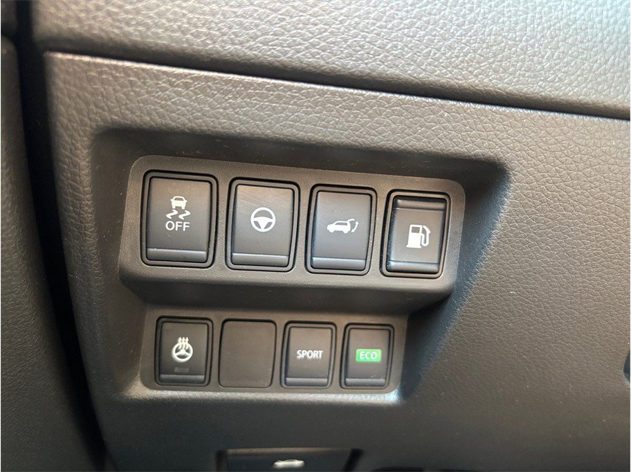 Used 2020 Nissan Rogue SV w/ Premium Package FWD image 33
