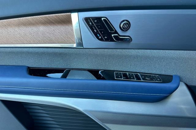 New 2026 Cadillac Vistiq Premium Luxury w/ LPO, Floor Liner Package image 11