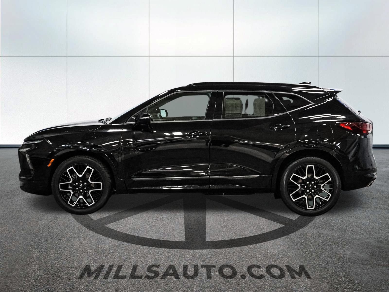 Used 2024 Chevrolet Blazer RS w/ Enhanced Convenience Package AWD/4WD image 3