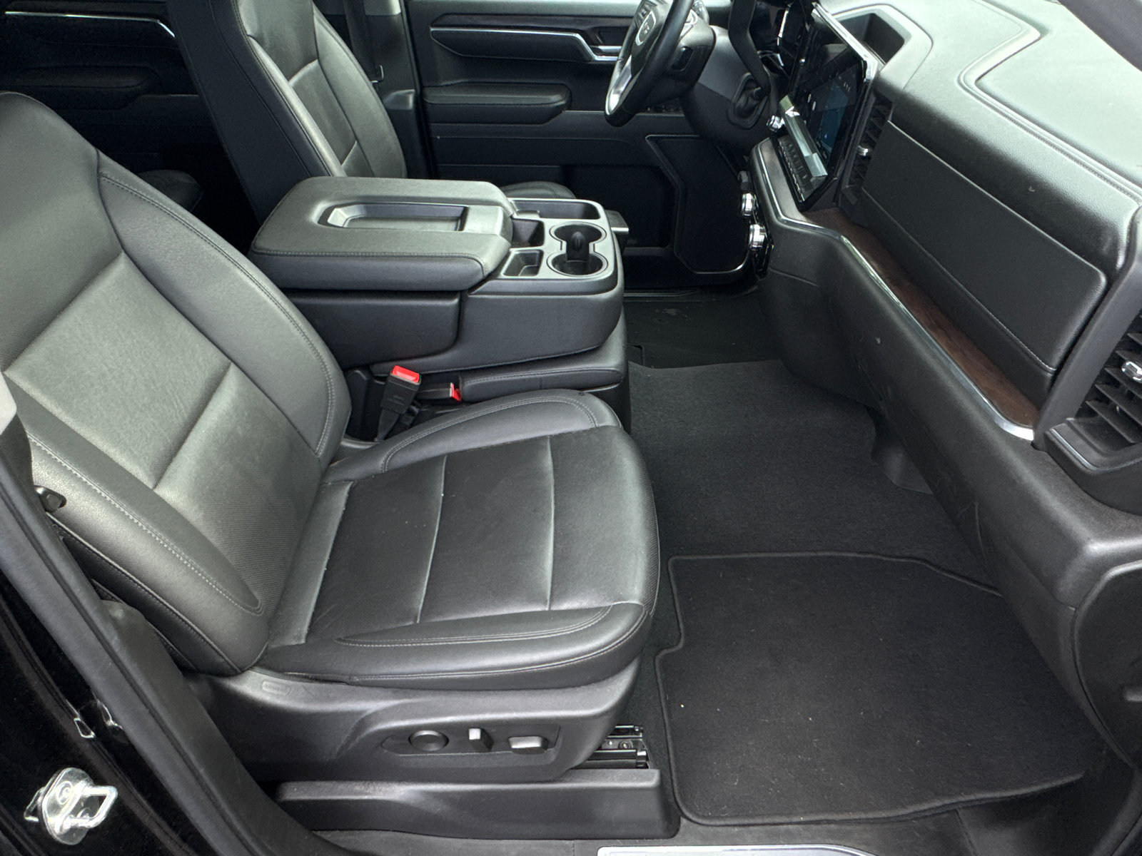 Used 2025 GMC Sierra 1500 SLT AWD/4WD image 15