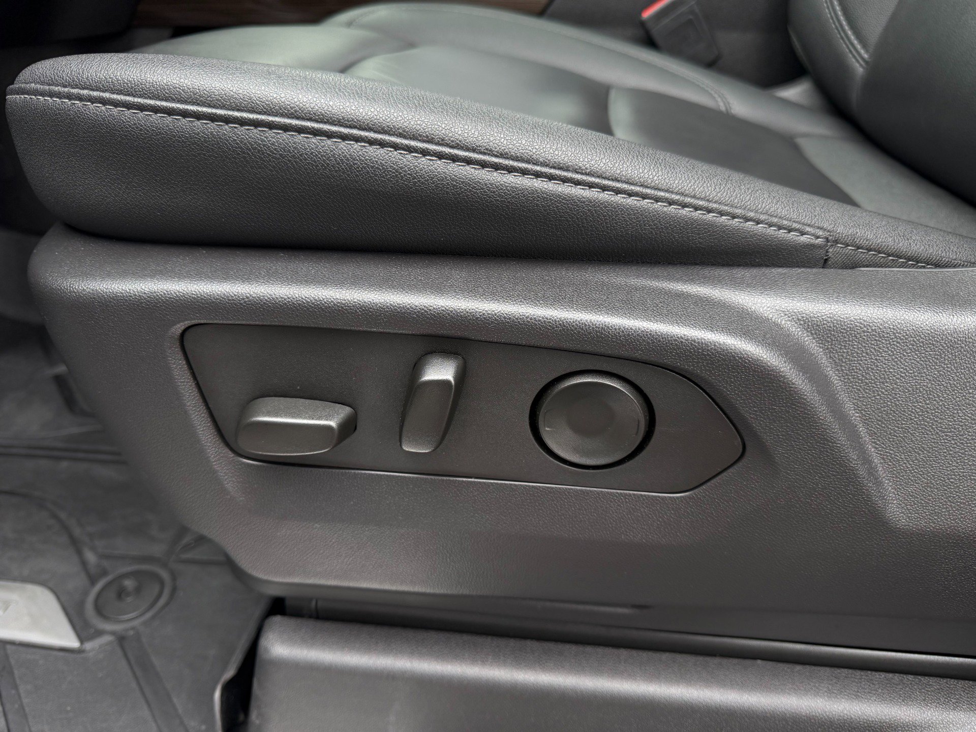 Used 2024 Chevrolet Silverado 1500 RST w/ Redline Edition image 69