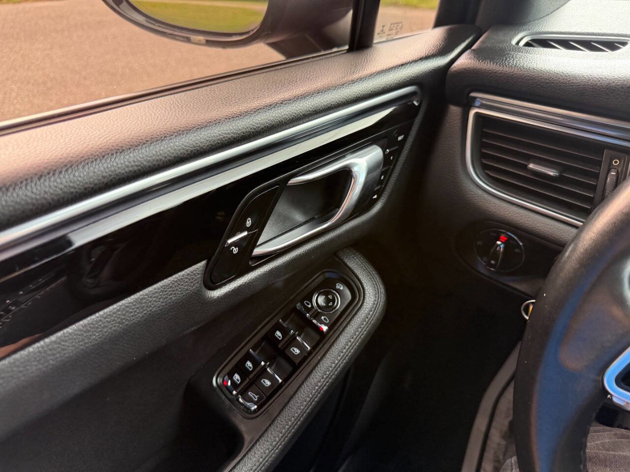 Used 2015 Porsche Macan S image 53