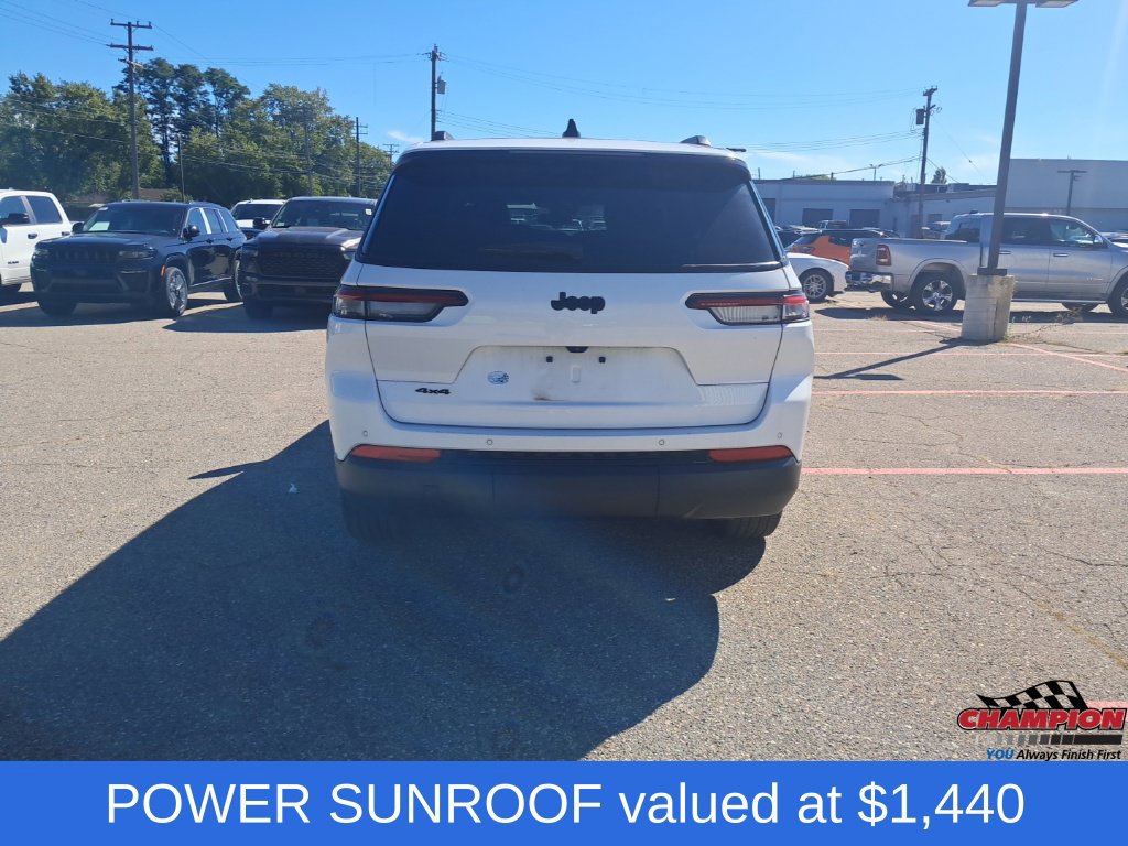 Used 2023 Jeep Grand Cherokee L Laredo AWD/4WD image 4