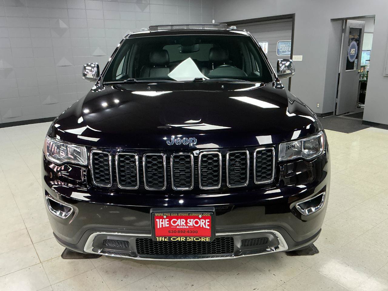 Used 2019 Jeep Grand Cherokee Limited AWD/4WD image 9