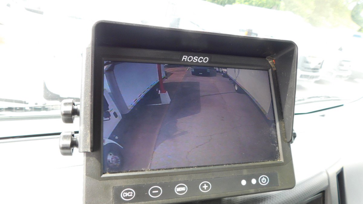 Used 2020 Isuzu NPR image 16