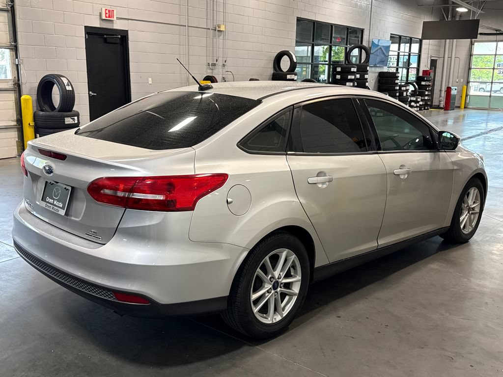 Used 2015 Ford Focus SE FWD image 4
