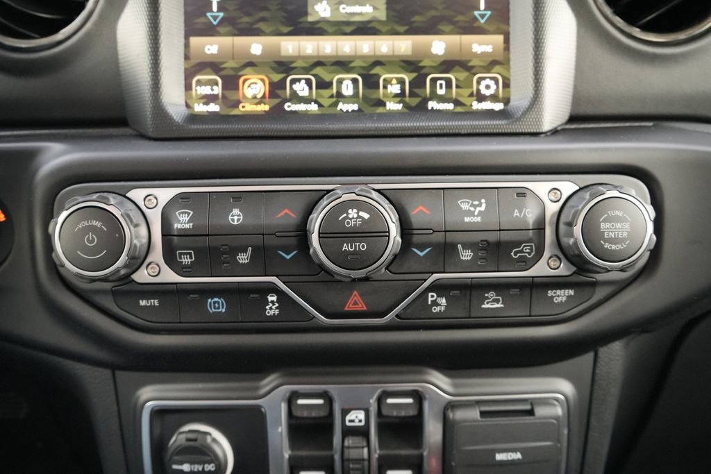 Used 2023 Jeep Wrangler Unlimited Sahara image 35