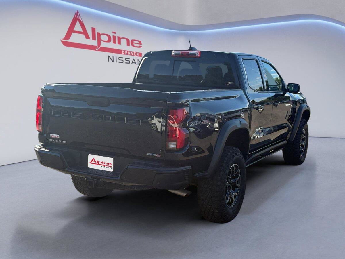 Used 2024 Chevrolet Colorado ZR2 w/ Technology Package AWD/4WD image 5
