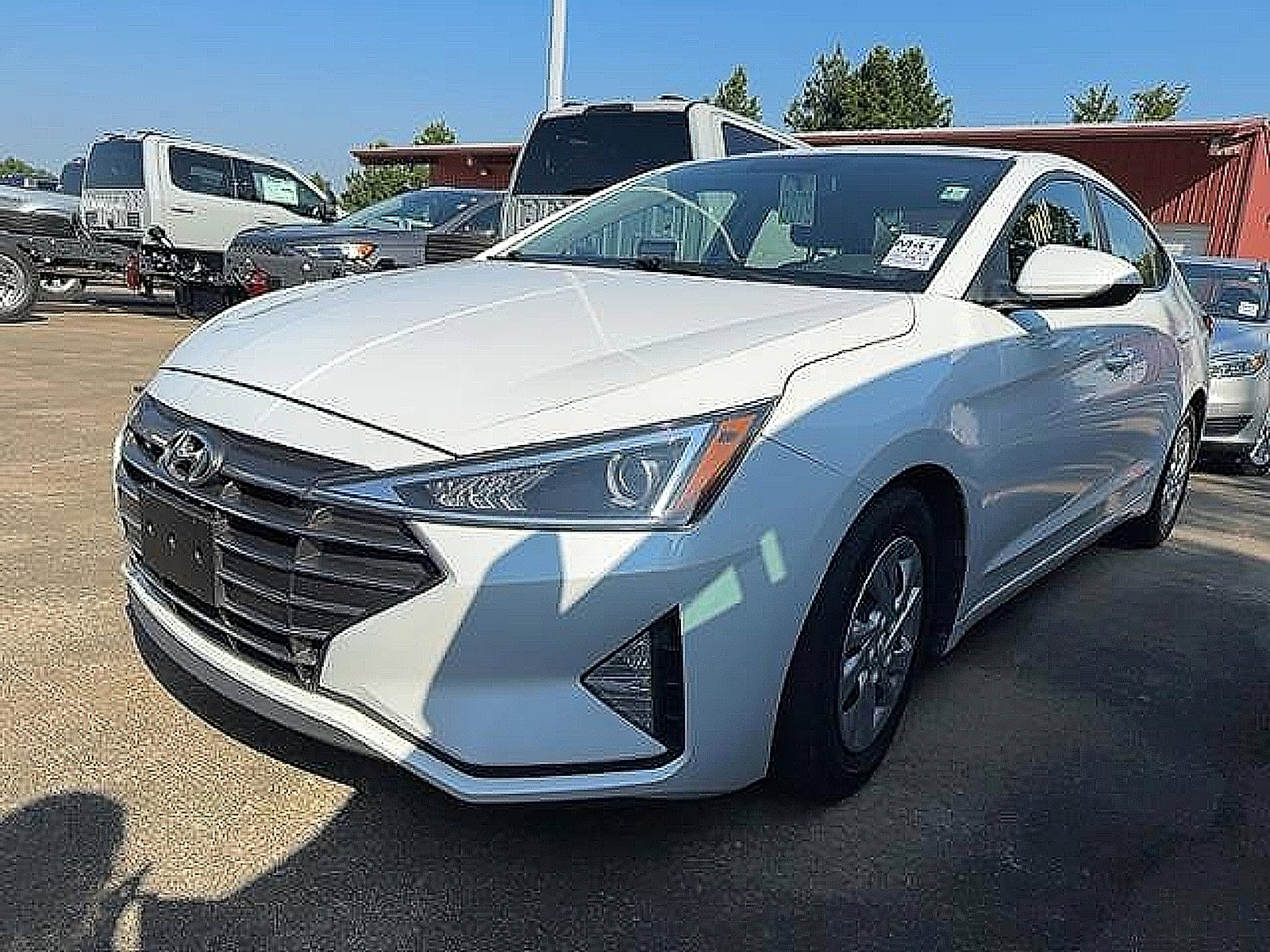 Used 2019 Hyundai Elantra SE w/ Cargo Package FWD image 2