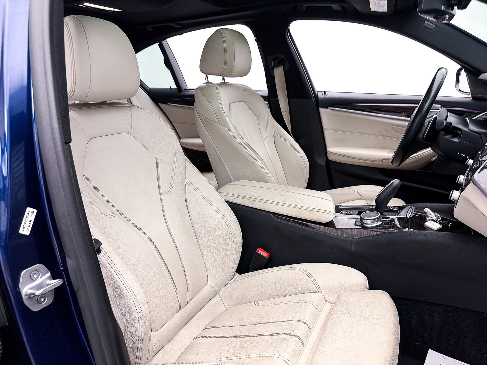 Used 2019 BMW 540i w/ Executive Package image 31