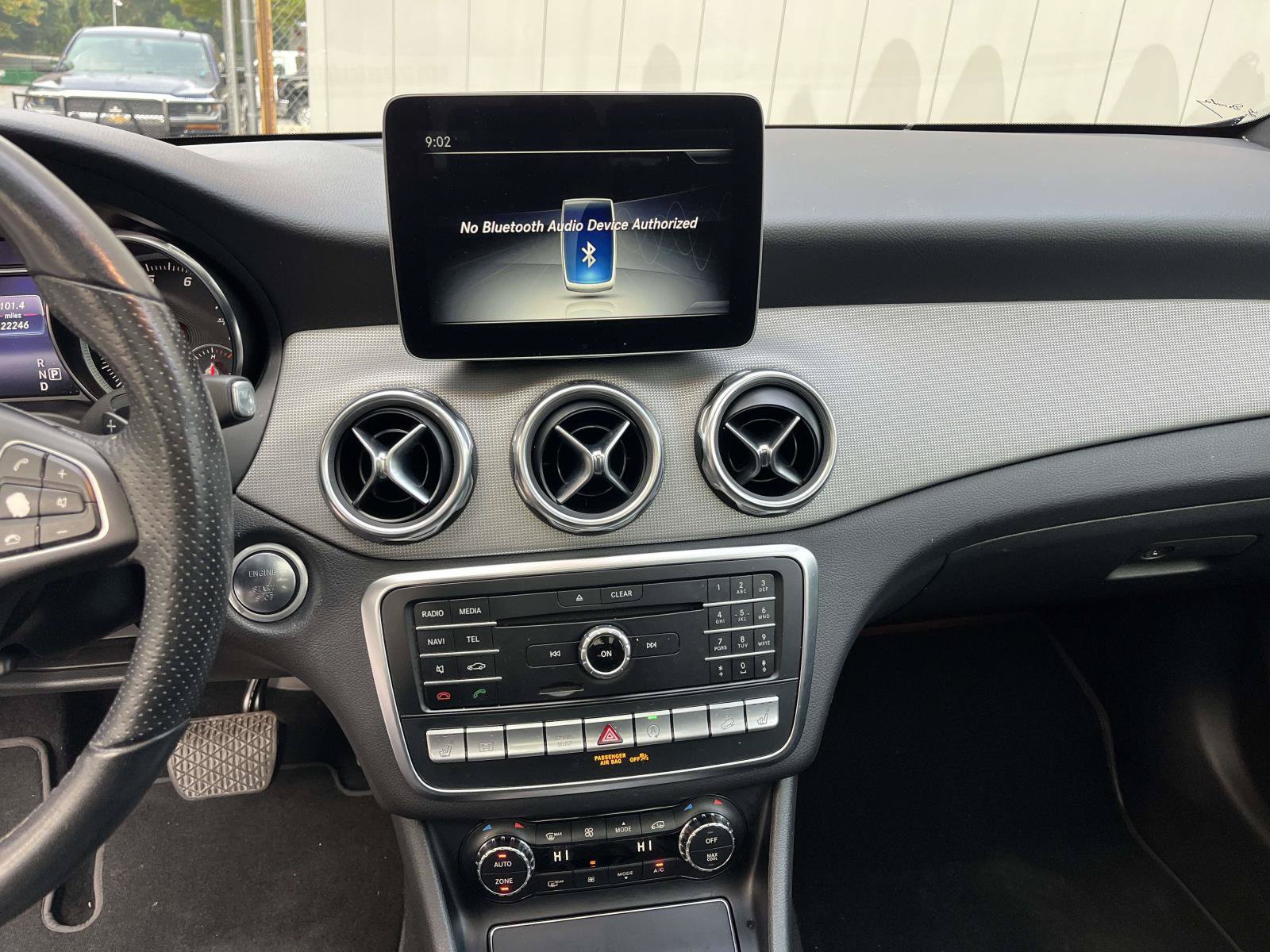 Used 2019 Mercedes-Benz GLA 250 4MATIC image 27
