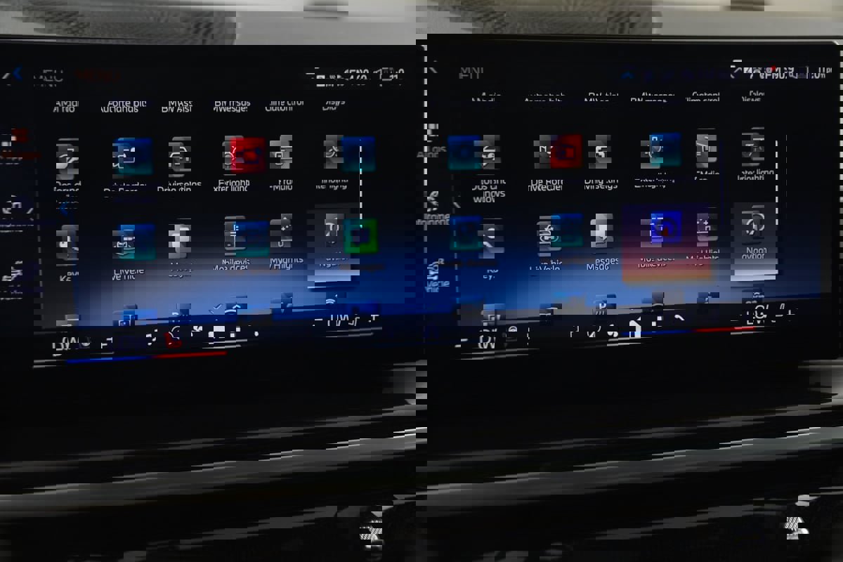 Used 2024 BMW X6 xDrive40i w/ Premium Package image 49