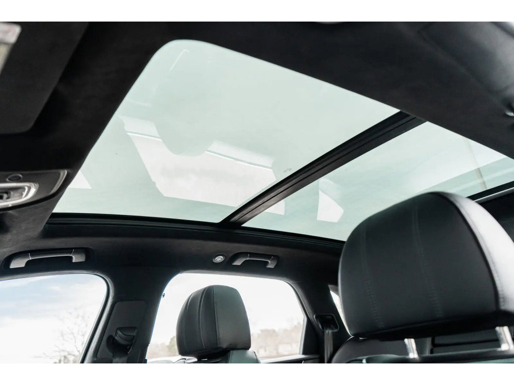 Certified 2022 Bentley Bentayga image 27