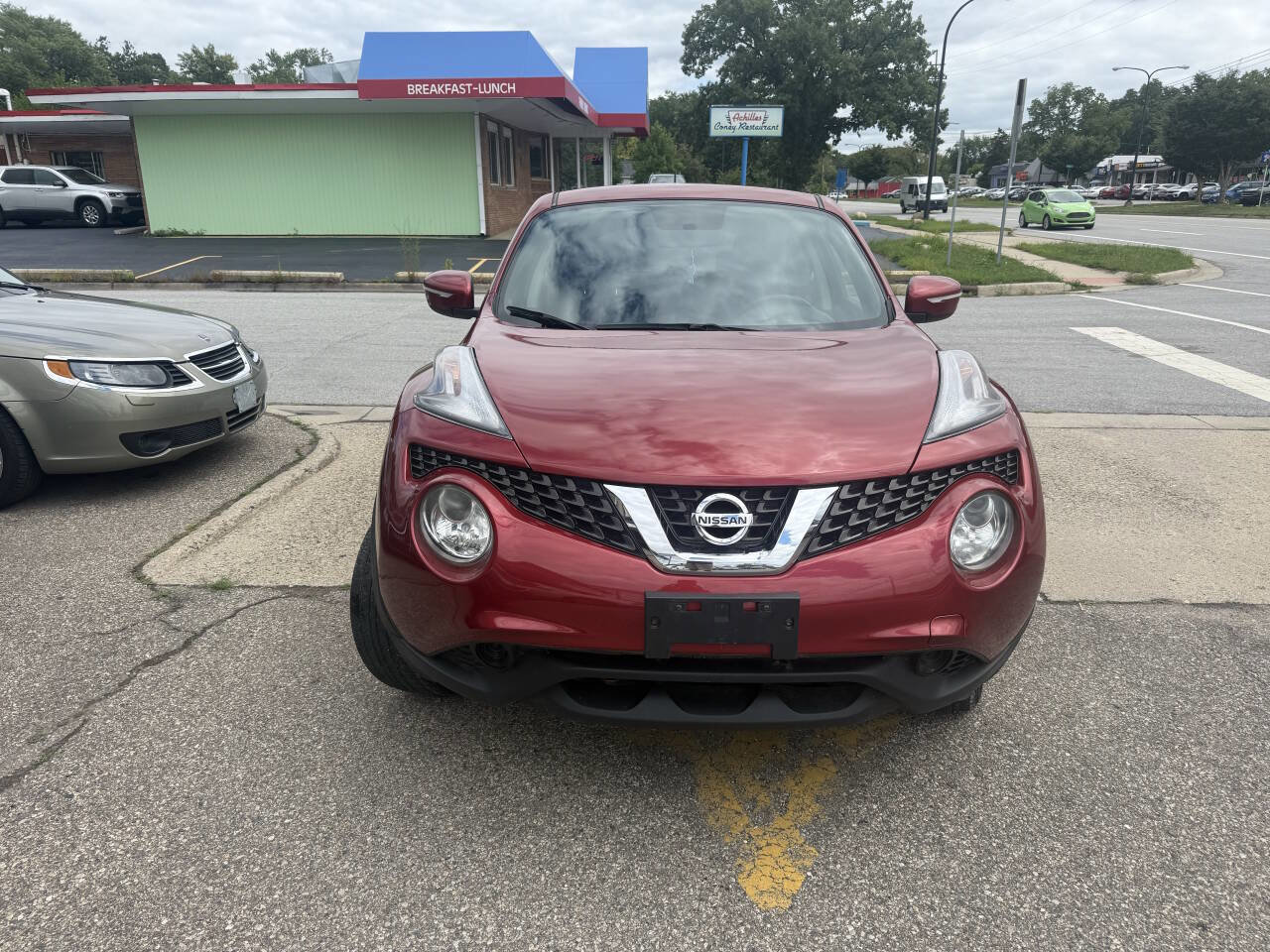 Used 2015 Nissan Juke SV image 4