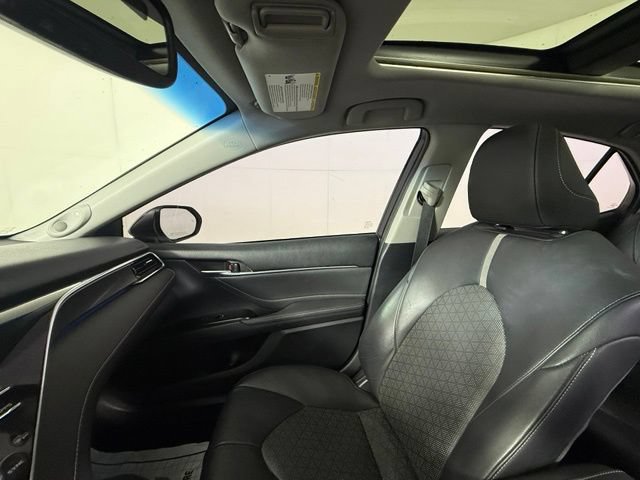 Used 2018 Toyota Camry XSE w/ Driver Assist Package FWD image 16