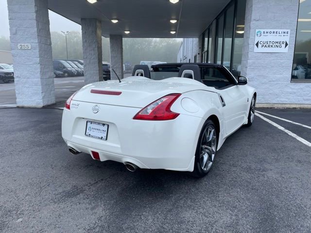 Used 2017 Nissan 370Z Touring Sport RWD image 10