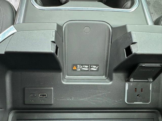 Used 2024 GMC Sierra 3500 SLT w/ SLT Premium Package image 17