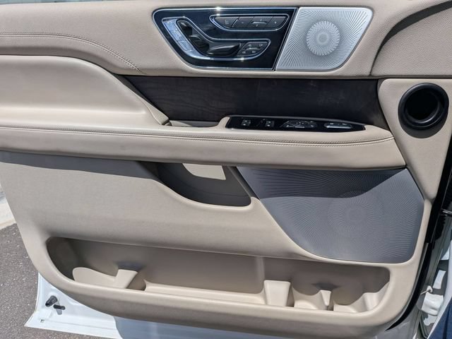 Used 2020 Lincoln Navigator Reserve w/ Luxury Package AWD/4WD image 15