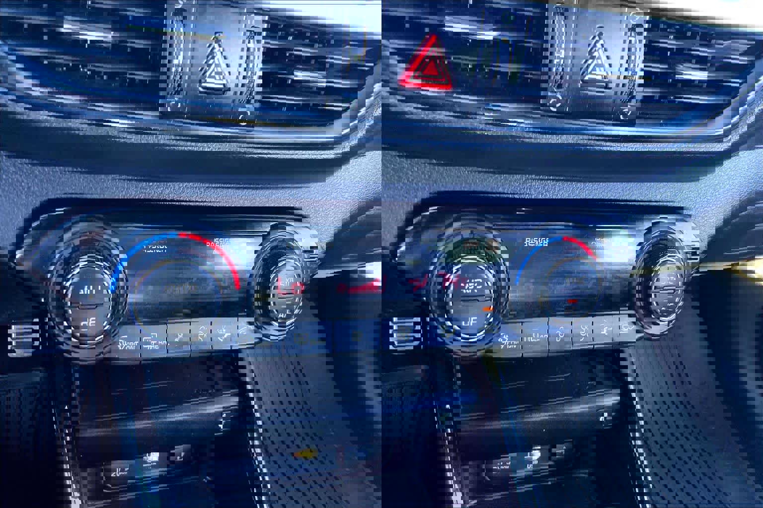 Used 2022 Kia Forte GT-Line w/ GT-Line Premium Package image 31