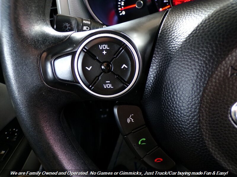 Used 2015 Kia Soul + FWD image 39