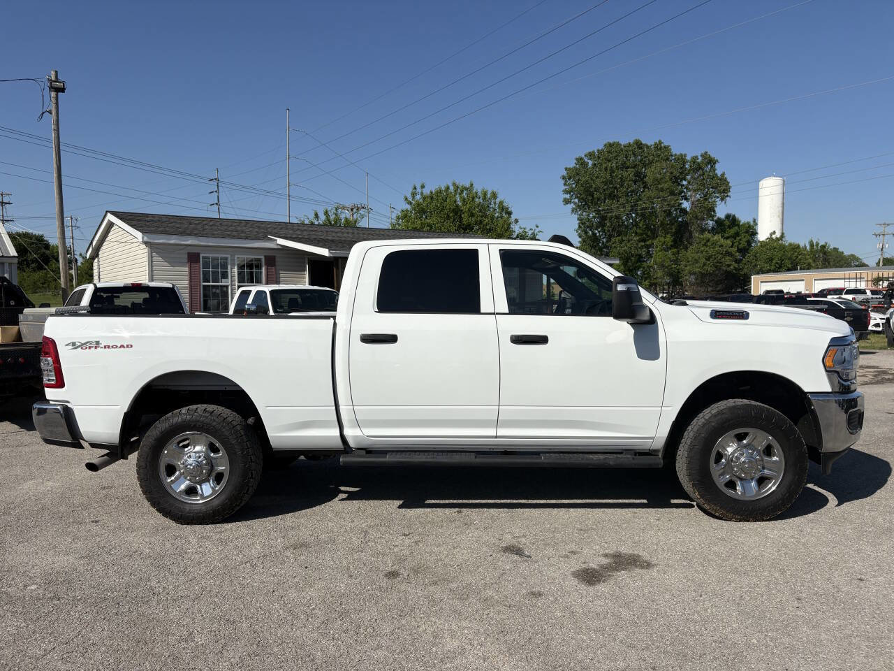 Used 2023 RAM 2500 Tradesman w/ Chrome Appearance Group AWD/4WD image 2