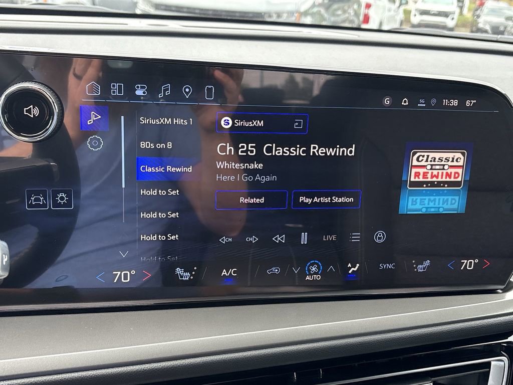 New 2026 Chevrolet Traverse LT image 15