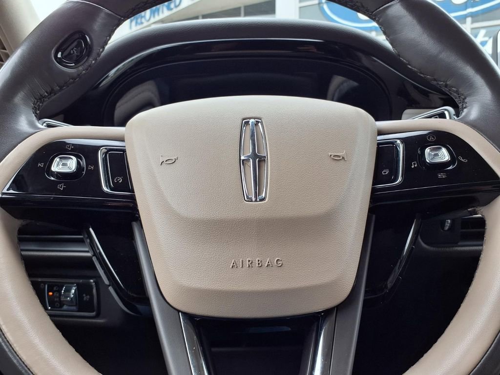 Used 2022 Lincoln Corsair AWD w/ Premium Package image 17