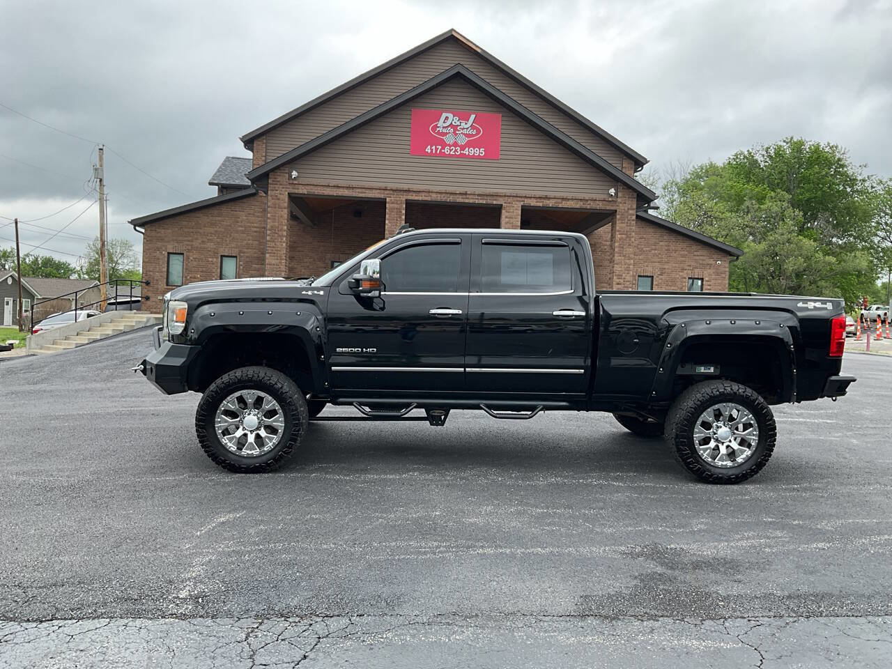 Used 2015 GMC Sierra 2500 SLT w/ Duramax Plus Package image 2