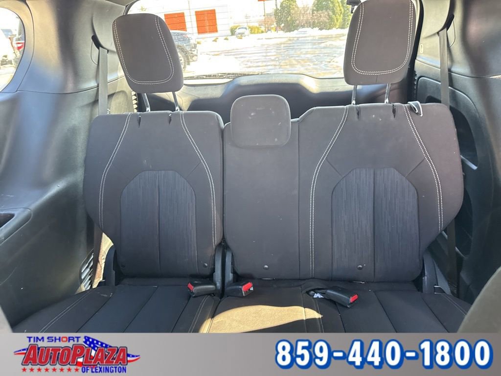 Used 2020 Chrysler Pacifica Touring w/ S Appearance Package image 19