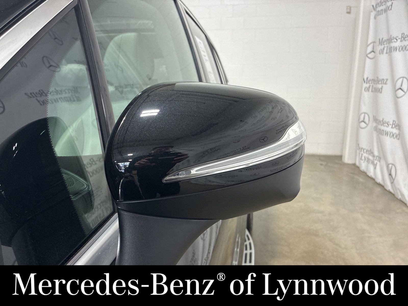 Used 2023 Mercedes-Benz EQS 580 4MATIC SUV image 7