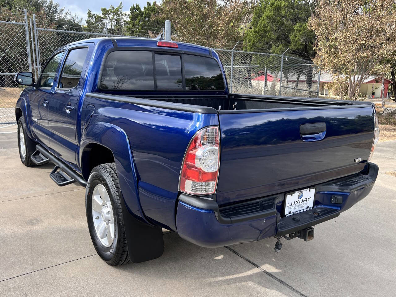 Used 2014 Toyota Tacoma PreRunner w/ TRD Sport Package image 9